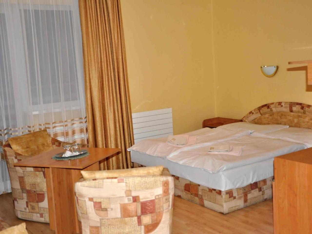 Hotel Pramen - Sivek Hotels Дудинце Экстерьер фото