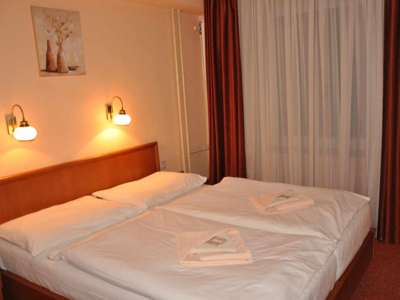 Hotel Pramen - Sivek Hotels Дудинце Экстерьер фото